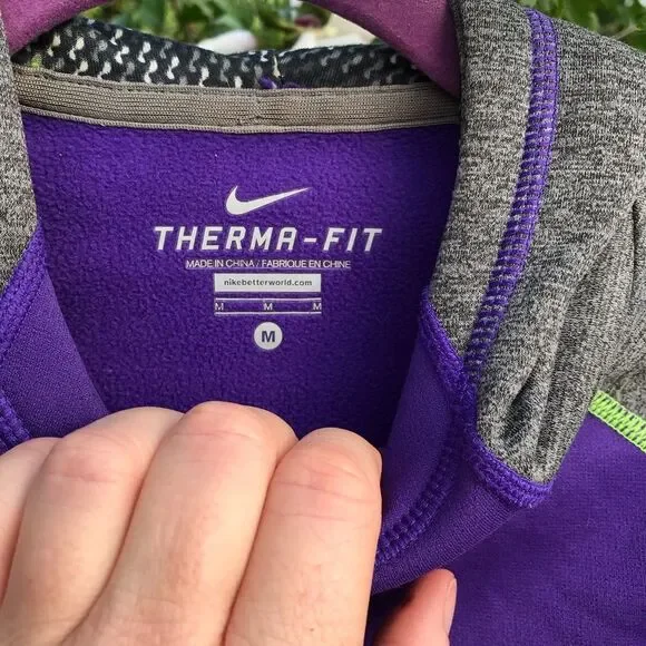 Women’s Nike Hoodie - Picture 7 of 10